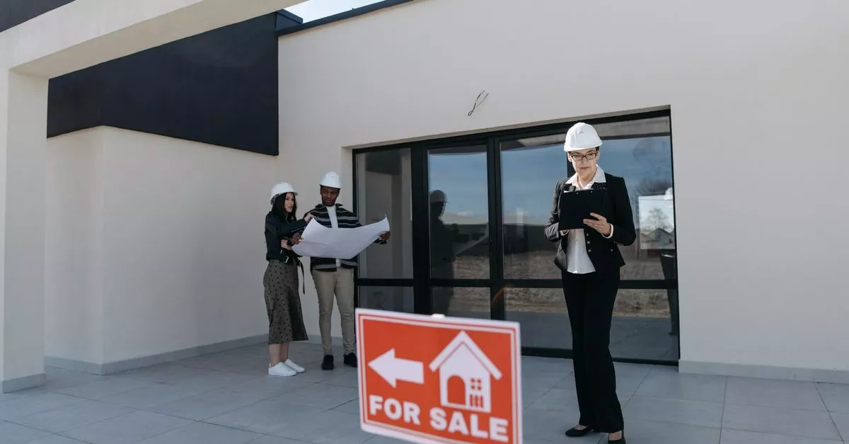 Eva Johns, Realtor
