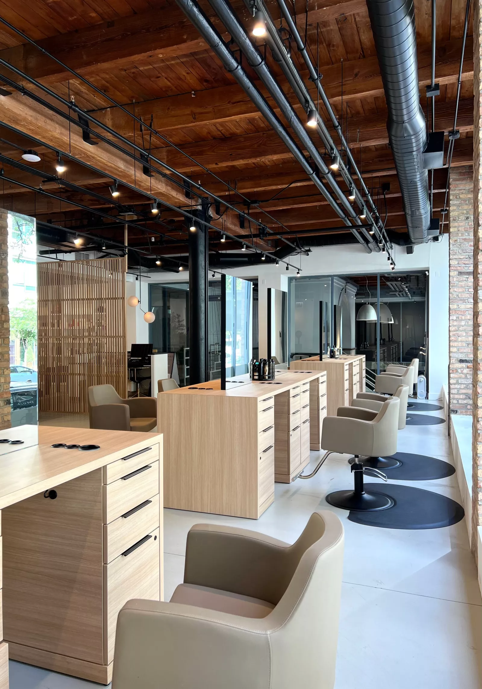 Salon 833