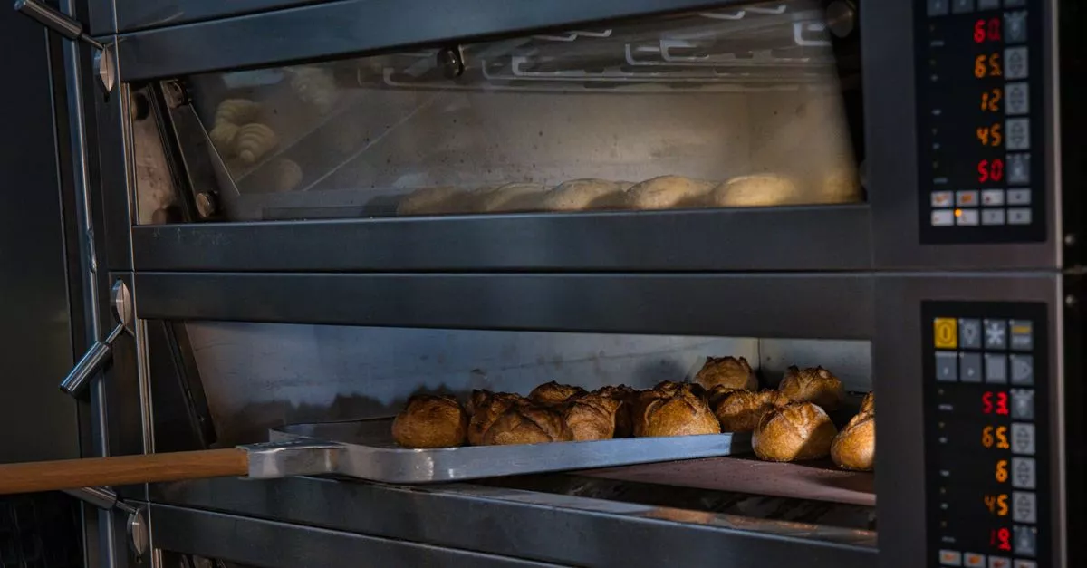Lutz Cafe & Pastry Shop