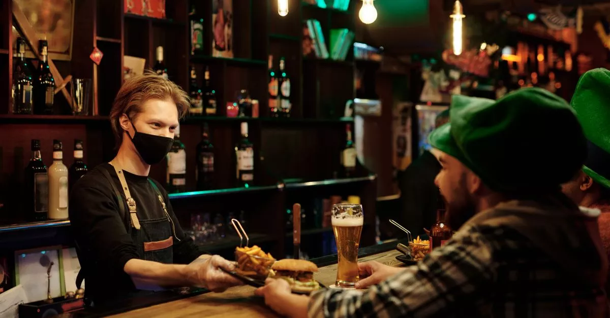 Phlavz Bar & Grille