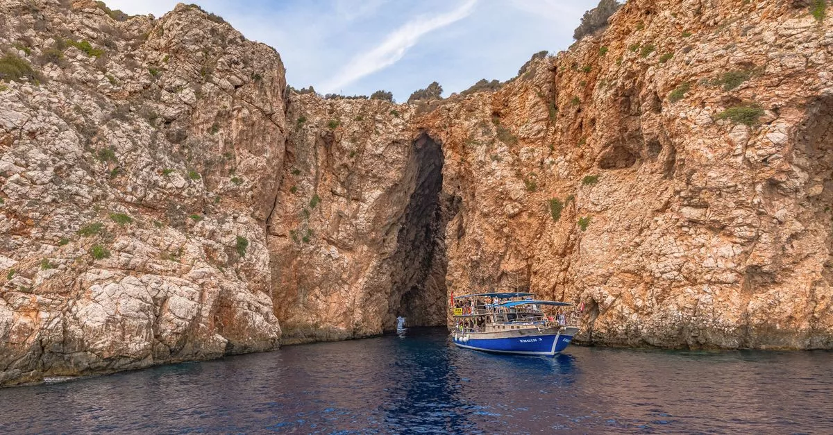 Blackhawk Boat Tours
