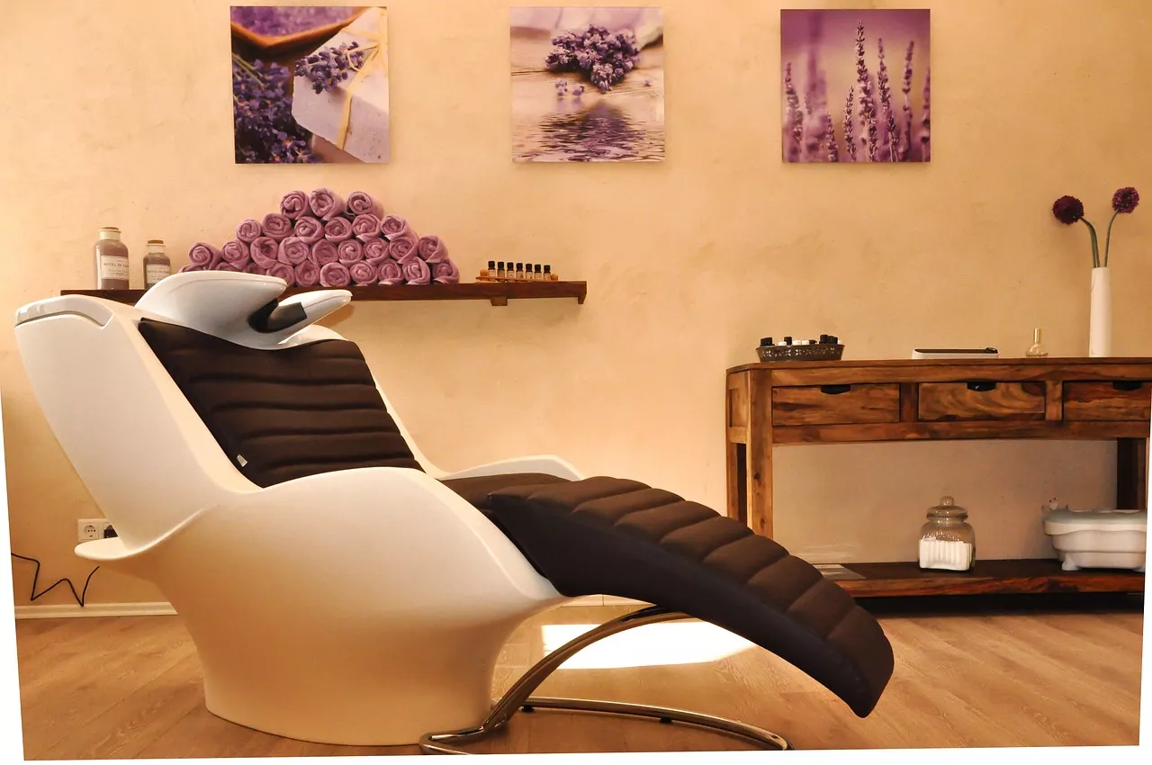 Marina Fichera: Inside Bleach Salon